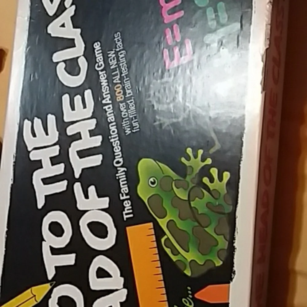 Go To the Head Of The Class Reptile Game Box - Green